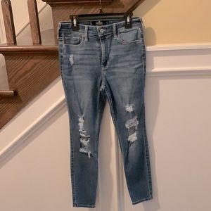 Woman’s Hollister skinny jeans